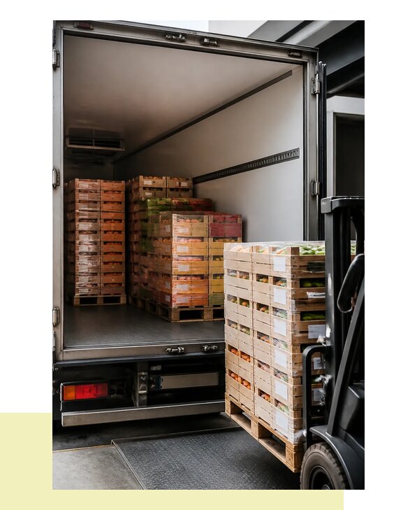 Перевозка сельхозпродукции на паллетах с доставкой в Лугу